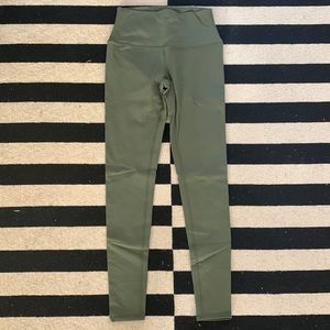 Alo Yoga Airbrush Legging (Hunter)